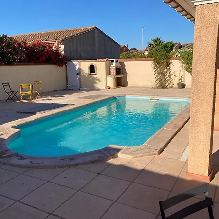 Falla Spacieuse Familiale Avec Piscine Proche Villa
